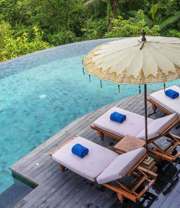 Luxury pool